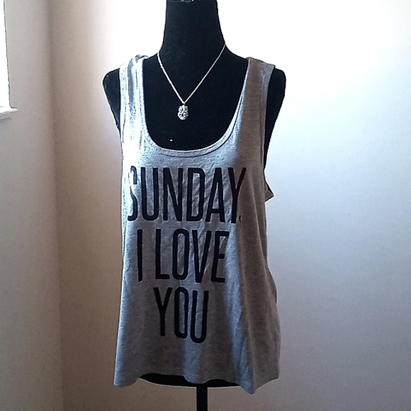 Tops - Graphic tank top